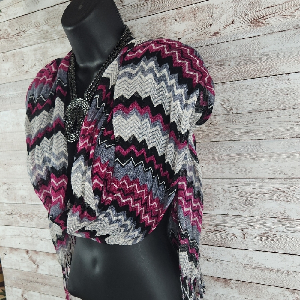 Miley Cyrus & Max Azria Zigzag Scarf - Pink, Black, Gray - Picture 2 of 6